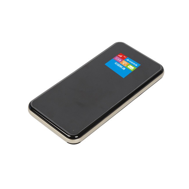 LCD skjár og Power Bank router